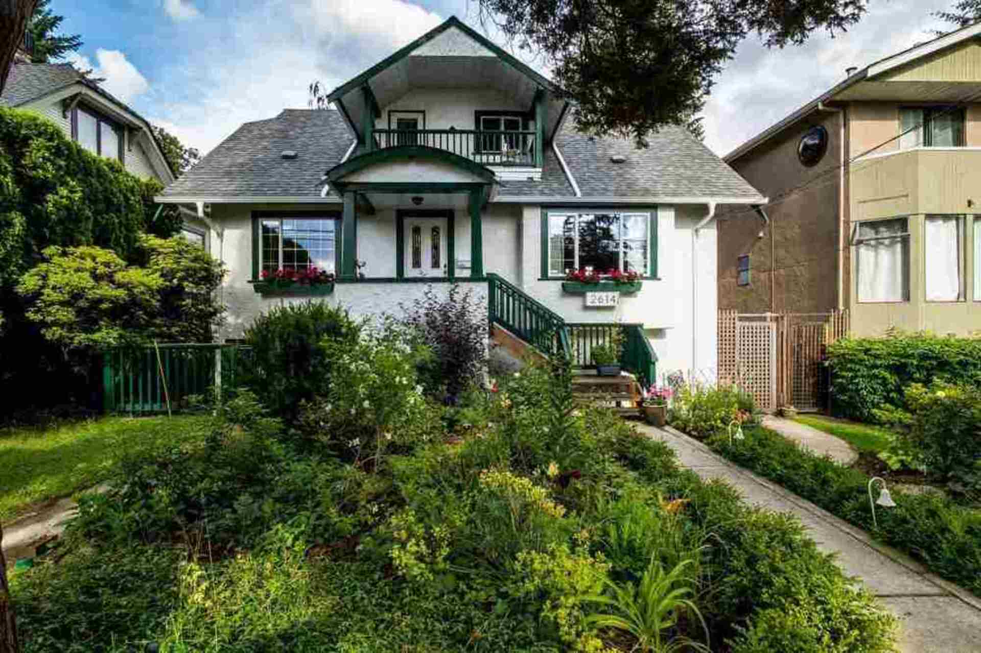 2614 Chesterfield Avenue, Upper Lonsdale, North Vancouver photo number 1 2614 Chesterfield Avenue, Upper Lonsdale, North Vancouver photo number 1