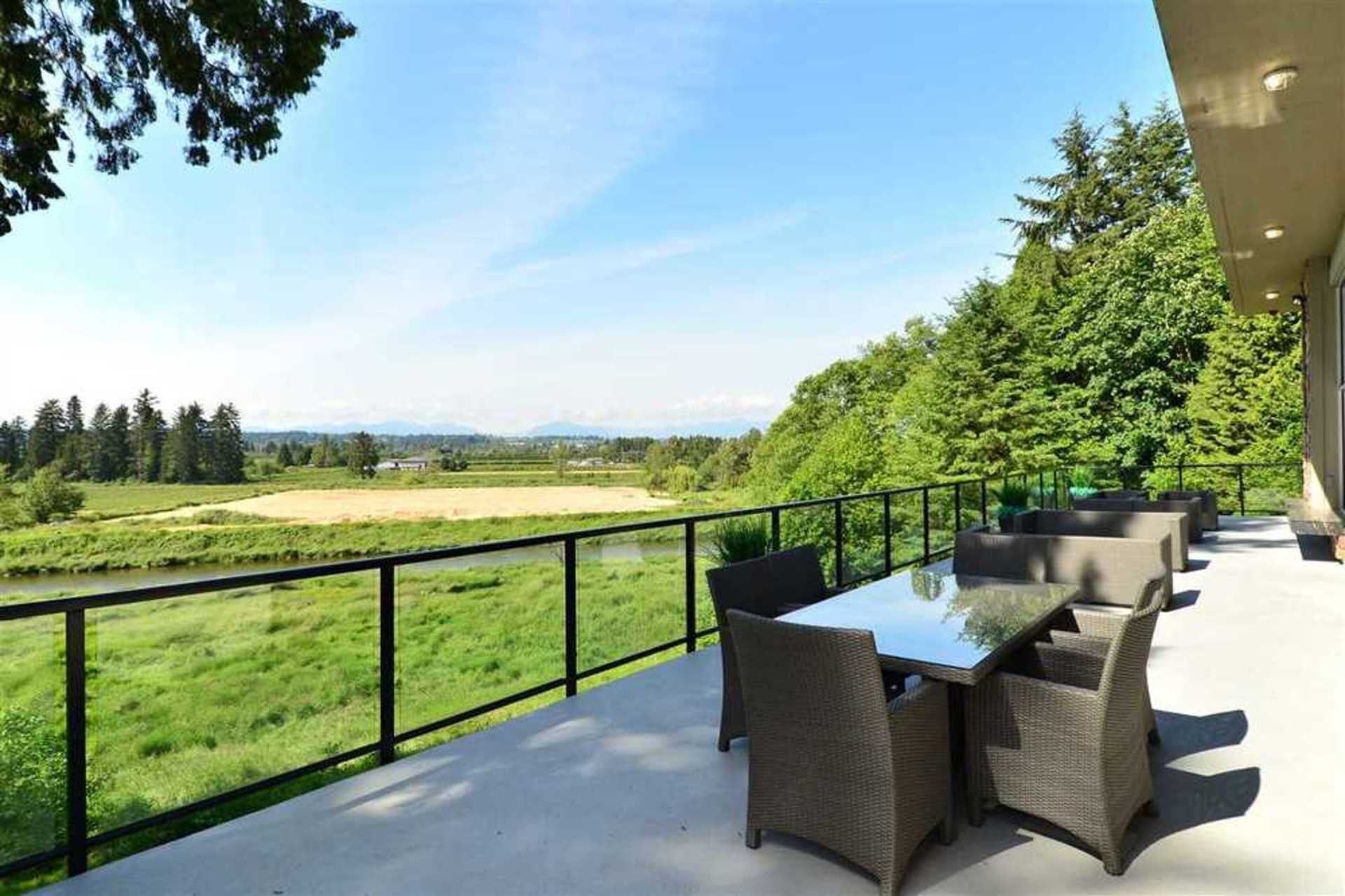 306 - 15175 36 Avenue, Morgan Creek, South Surrey White Rock photo number 1 306 - 15175 36 Avenue, Morgan Creek, South Surrey White Rock photo number 1