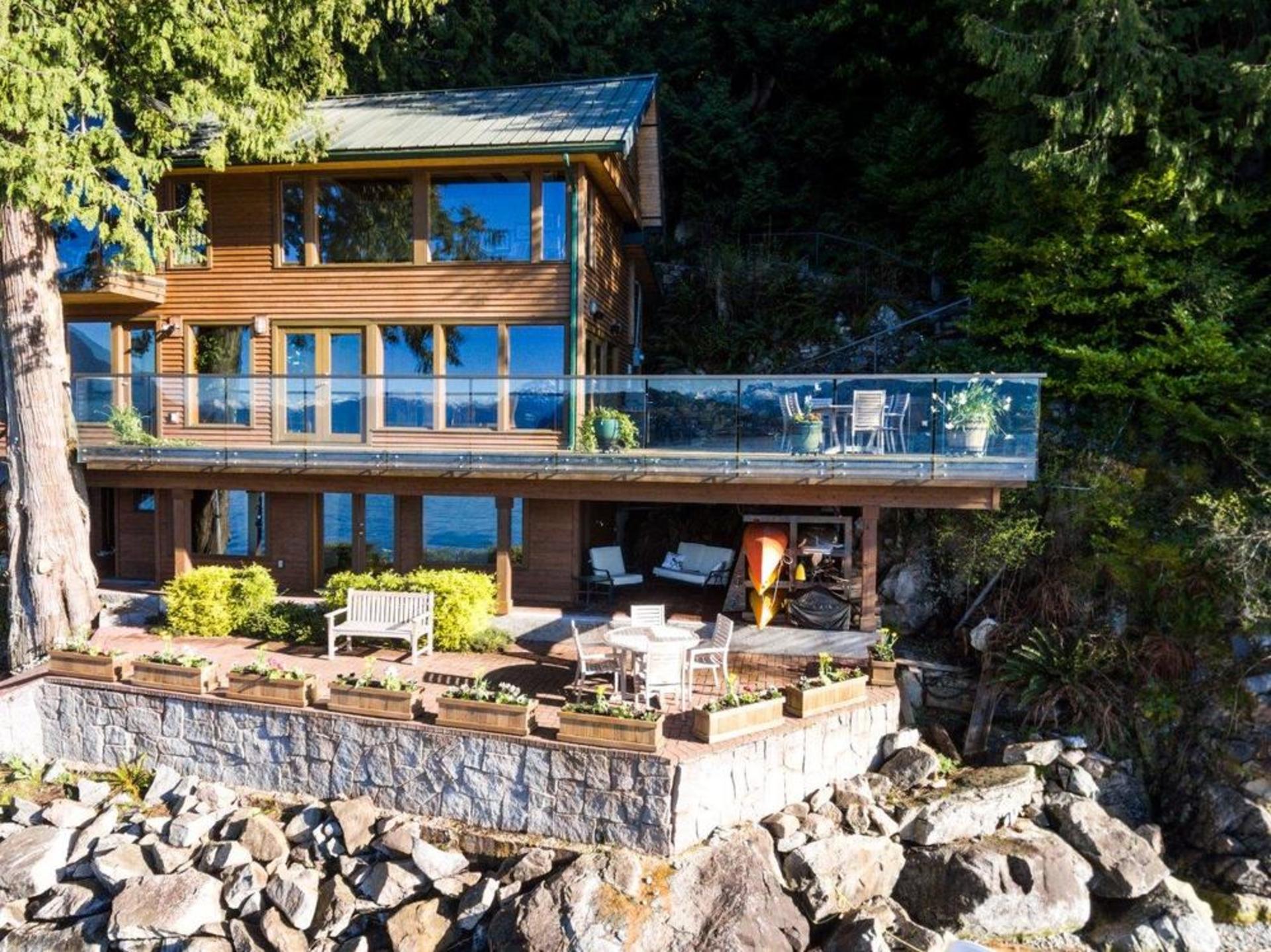 8615 Lawrence Way, Howe Sound, West Vancouver photo number 1 8615 Lawrence Way, Howe Sound, West Vancouver photo number 1