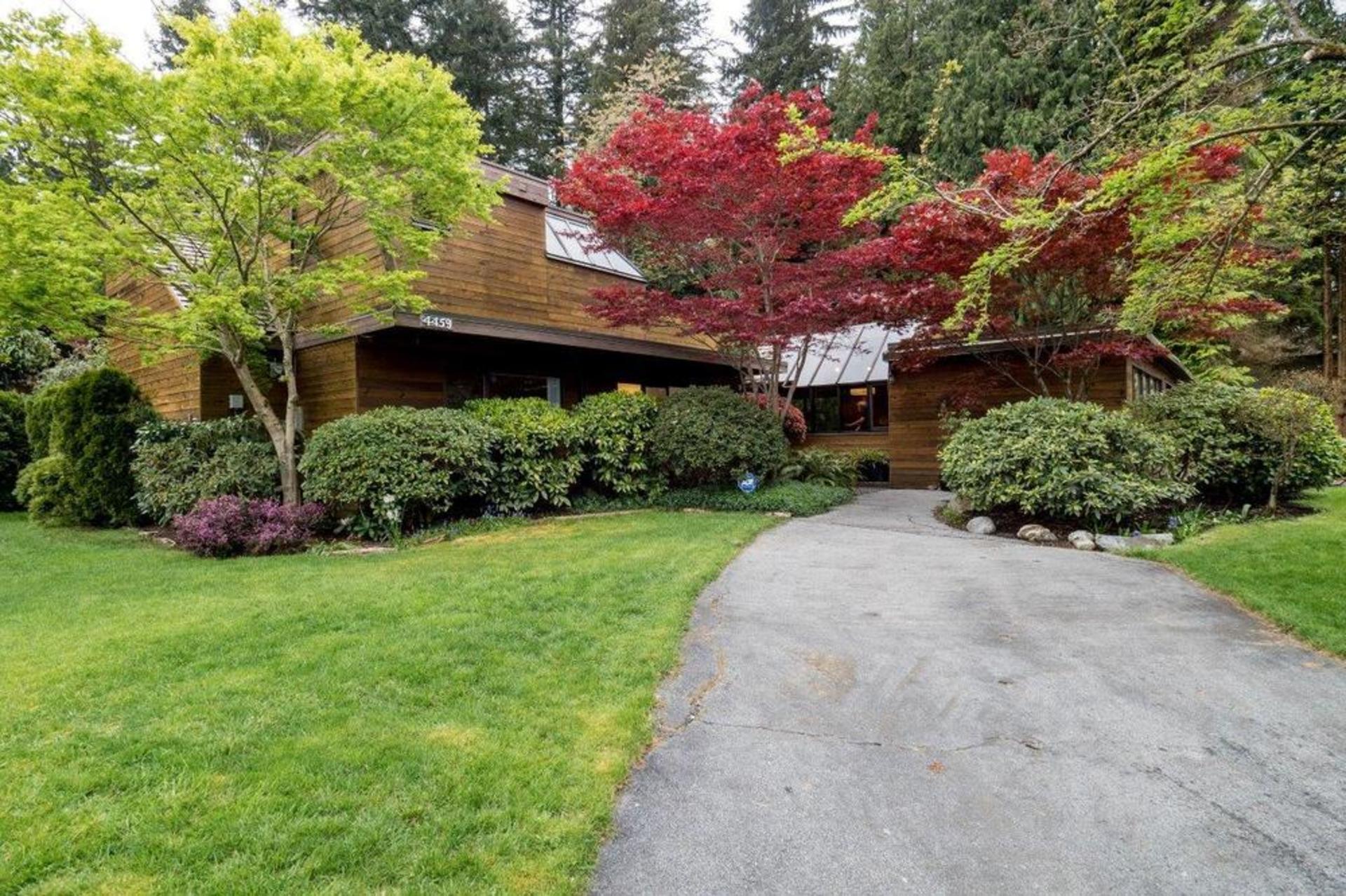 4459 Lions Avenue, Canyon Heights NV, North Vancouver photo number 1 4459 Lions Avenue, Canyon Heights NV, North Vancouver photo number 1