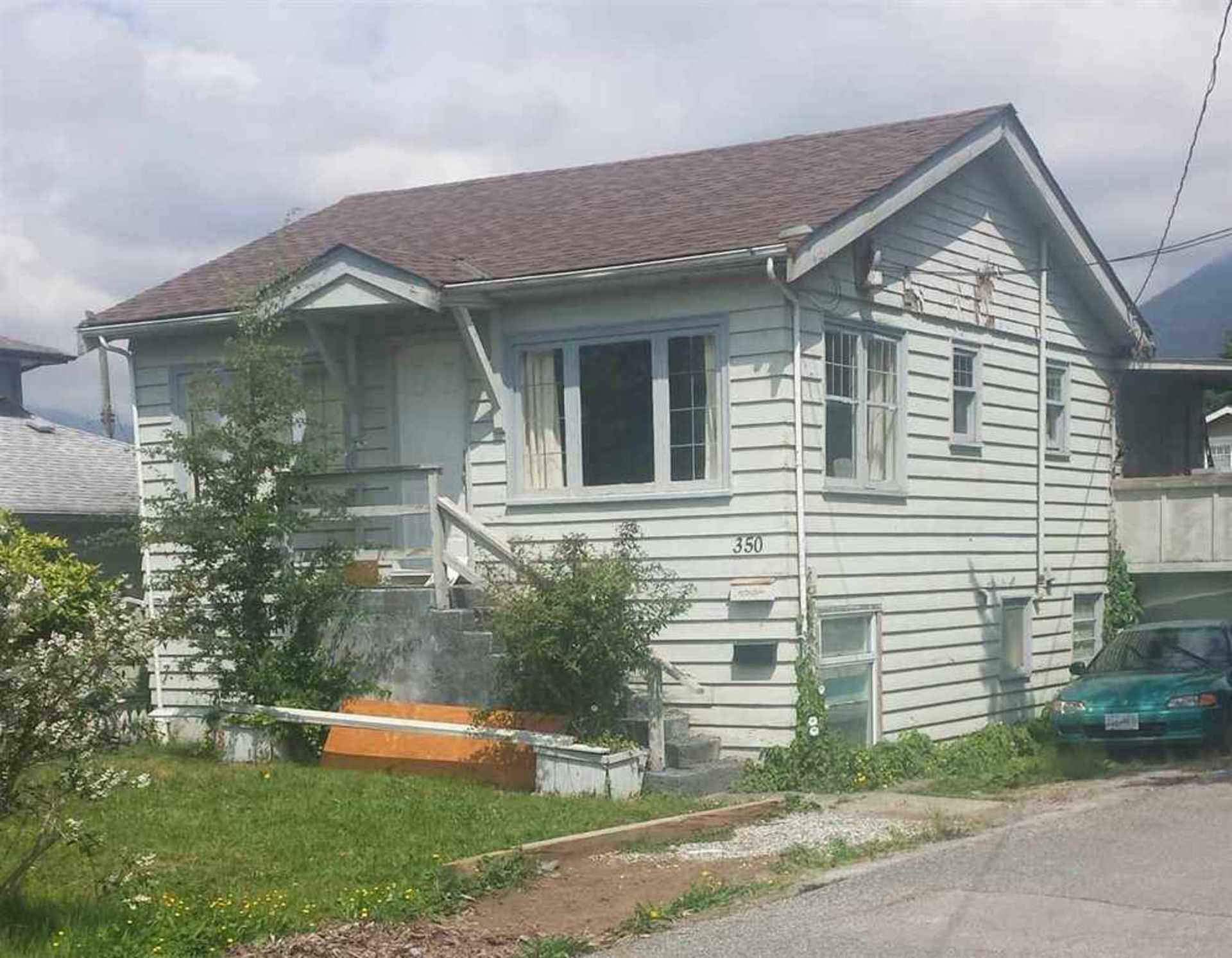 350 East 16th Street, Central Lonsdale, North Vancouver photo number 1 350 East 16th Street, Central Lonsdale, North Vancouver photo number 1