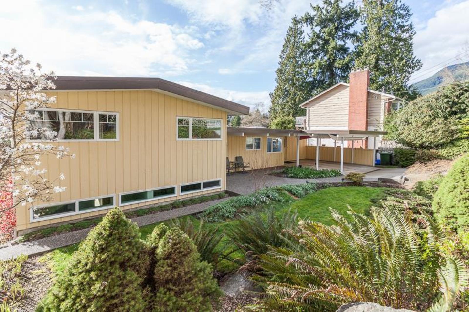 3455 Calder Avenue, Upper Lonsdale, North Vancouver photo number 1 3455 Calder Avenue, Upper Lonsdale, North Vancouver photo number 1