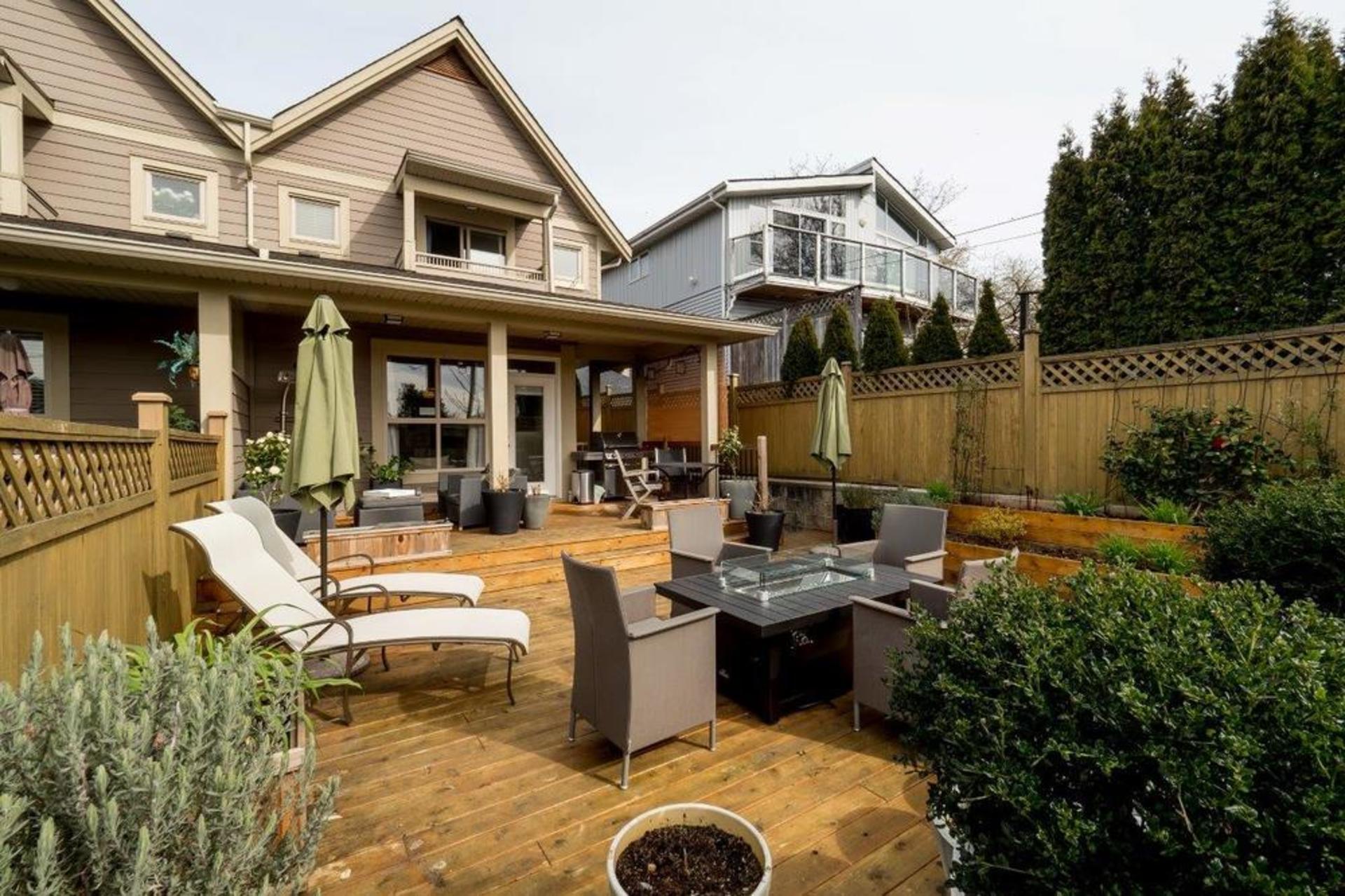 335 E 11th Street, Central Lonsdale, North Vancouver photo number 1