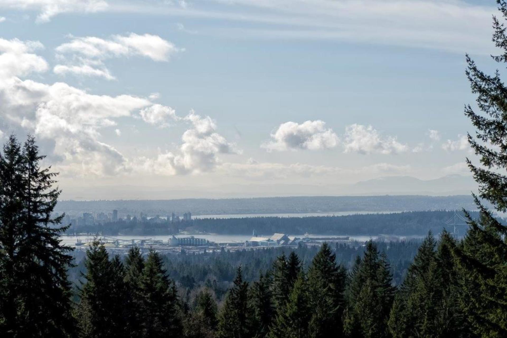 4200 Starlight Way, Upper Delbrook, North Vancouver photo number 1