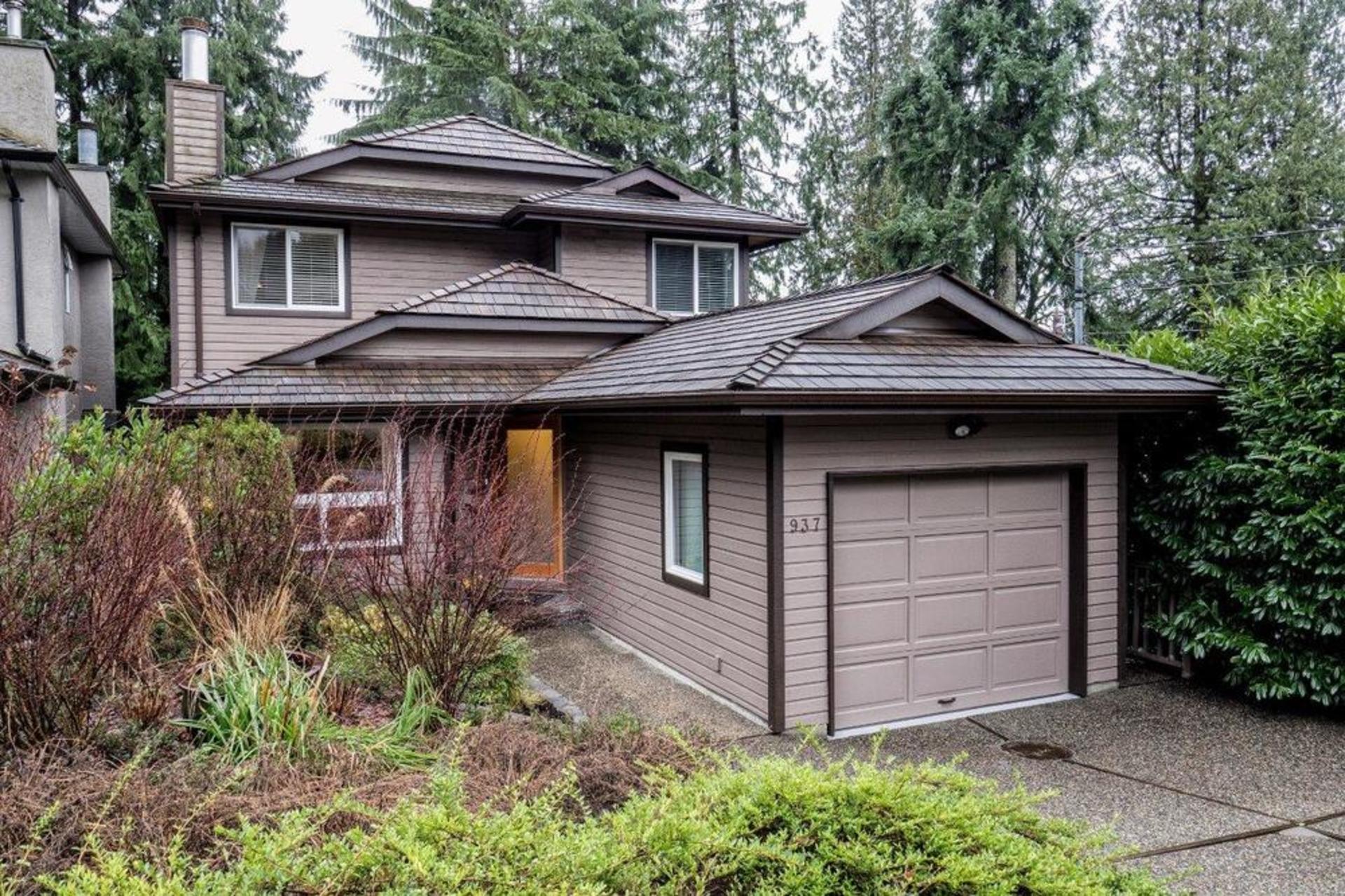 937 Clements Avenue, Canyon Heights NV, North Vancouver photo number 1