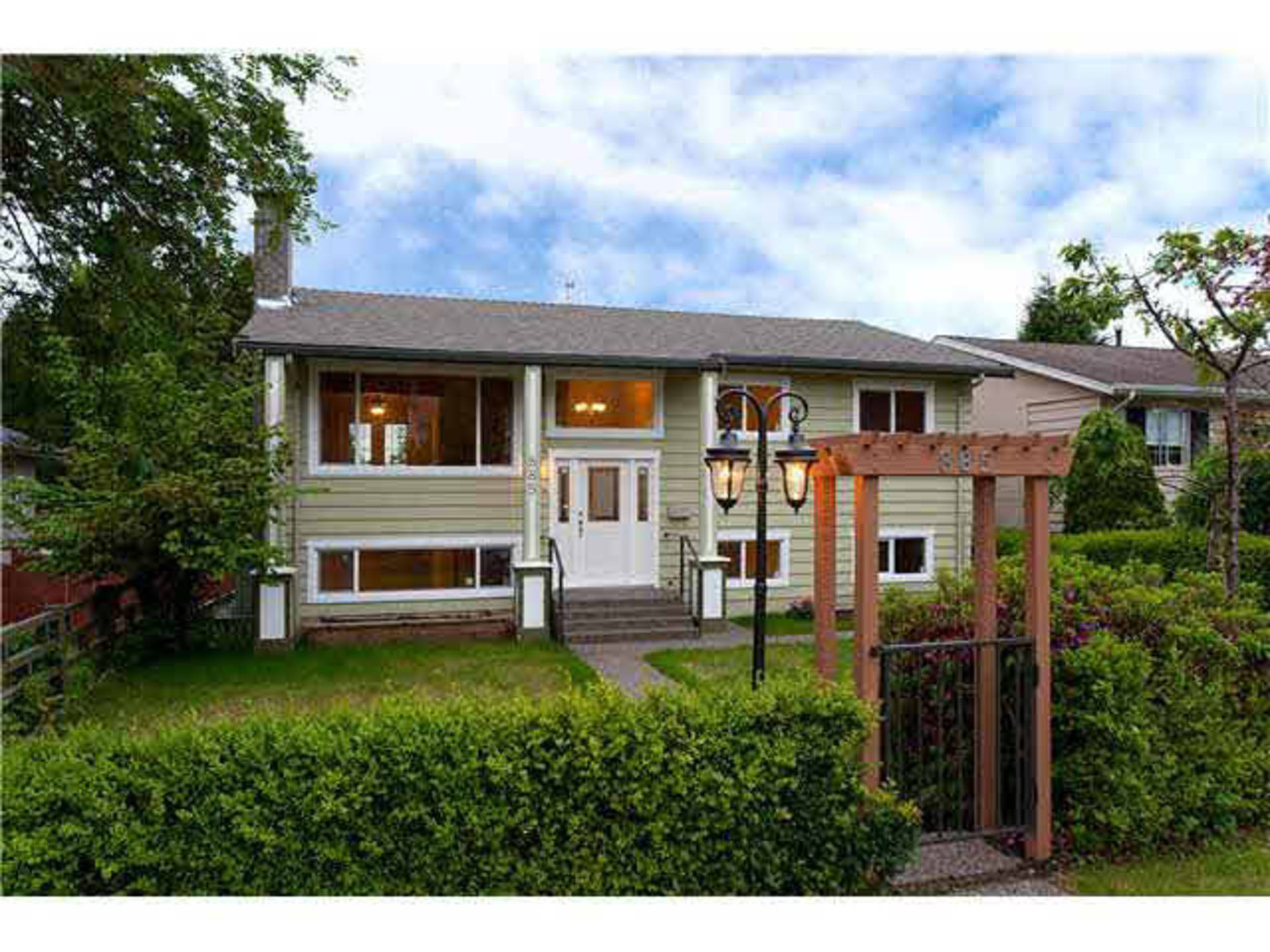 885 E 14th Street, Boulevard, North Vancouver photo number 1 885 E 14th Street, Boulevard, North Vancouver photo number 1