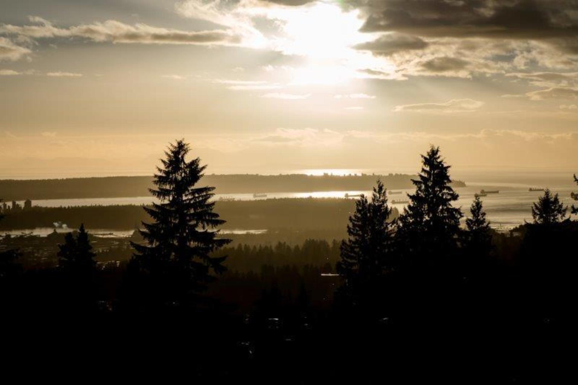 275 Wooddale Road, Upper Lonsdale, North Vancouver photo number 1