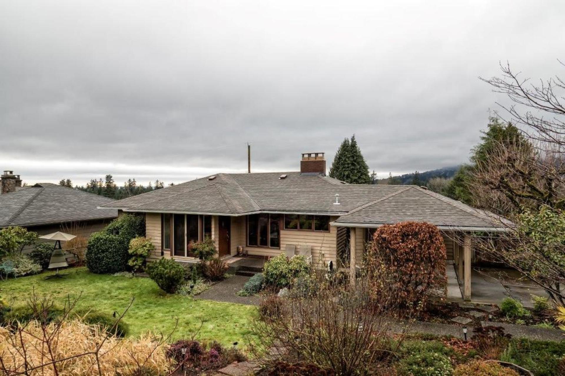 4495 Ruskin Place, Forest Hills NV, North Vancouver photo number 1 4495 Ruskin Place, Forest Hills NV, North Vancouver photo number 1