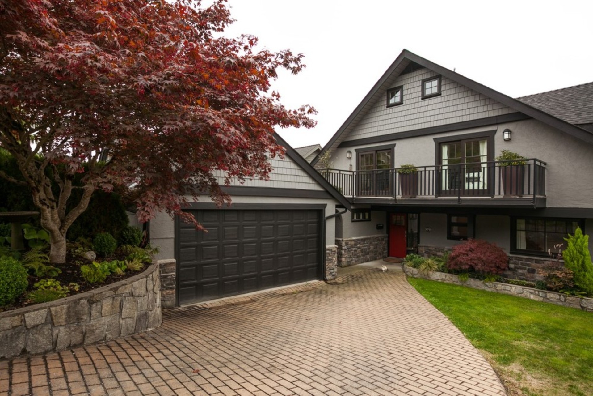 379 Brand Street, Upper Lonsdale, North Vancouver photo number 1