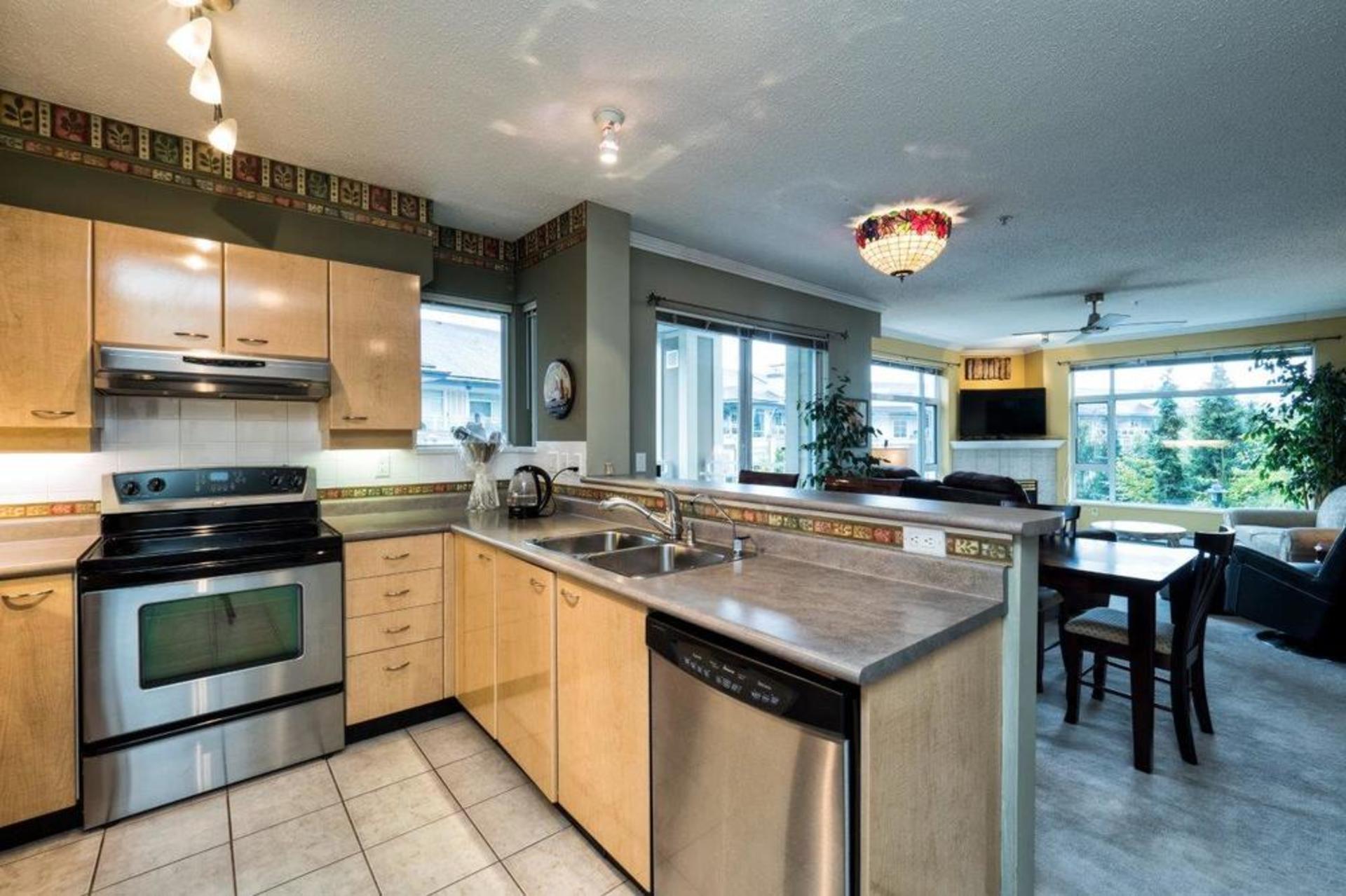 302 - 3625 Windcrest Drive, Roche Point, North Vancouver photo number 1