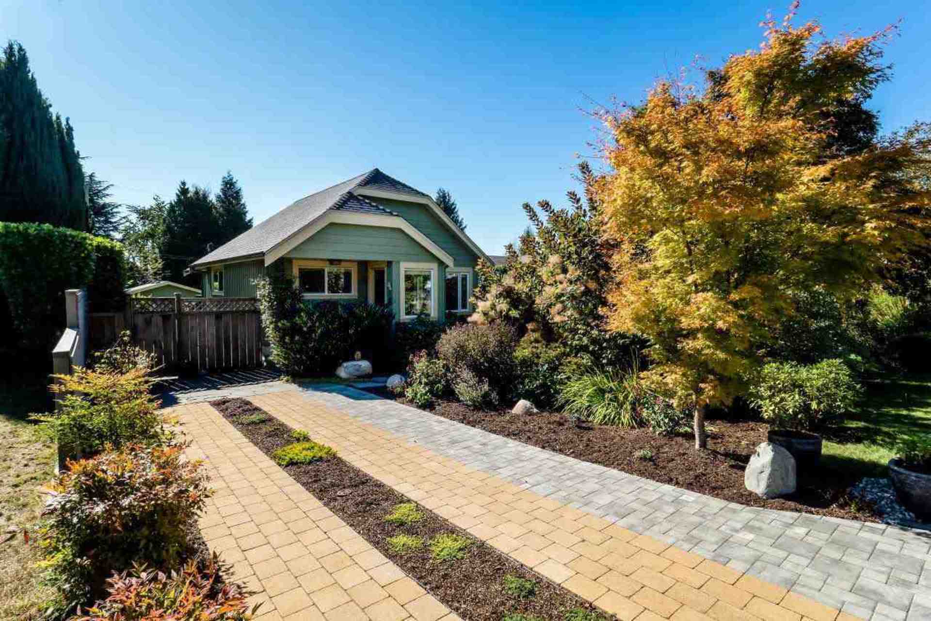 633 E 5th Street, Queensbury, North Vancouver photo number 1 633 E 5th Street, Queensbury, North Vancouver photo number 1