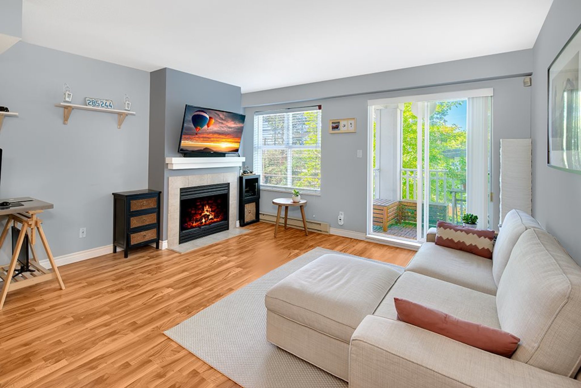 45 - 123 Seventh Street, Uptown NW, New Westminster photo number 1 45 - 123 Seventh Street, Uptown NW, New Westminster photo number 1