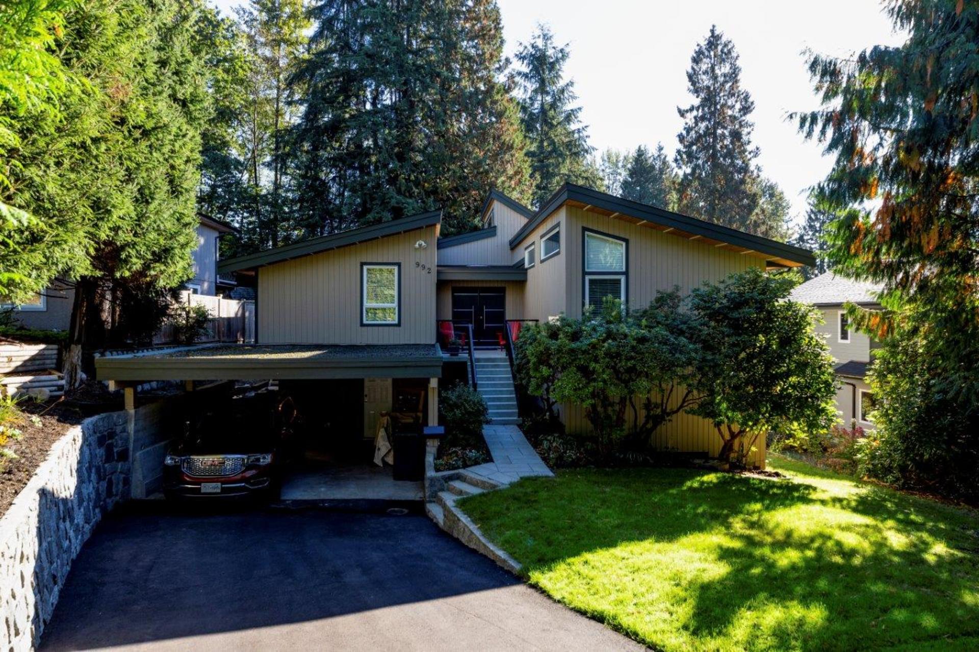 992 Frederick Place, Lynn Valley, North Vancouver photo number 1 992 Frederick Place, Lynn Valley, North Vancouver photo number 1