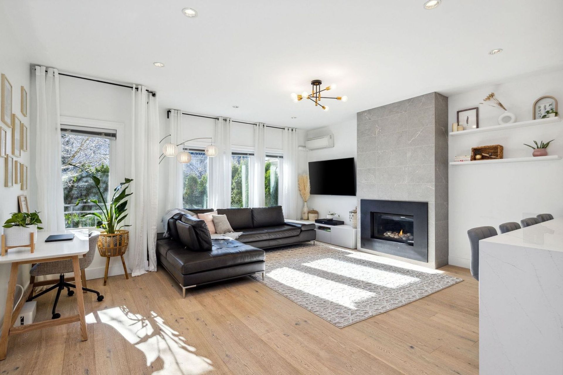 1905 Chesterfield Avenue, Central Lonsdale, North Vancouver photo number 1 1905 Chesterfield Avenue, Central Lonsdale, North Vancouver photo number 1