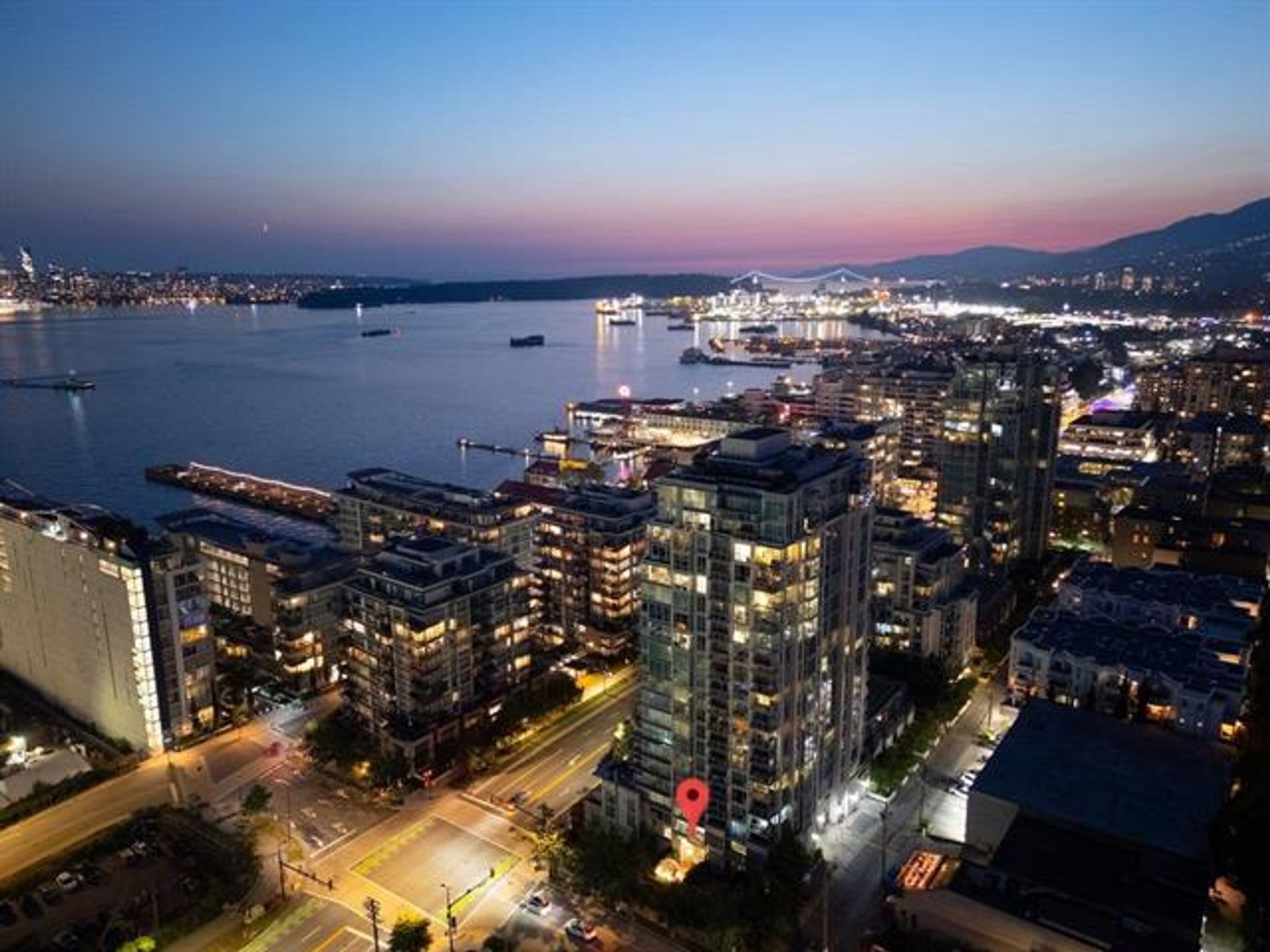 TH10 - 188 East Esplanade, Lower Lonsdale, North Vancouver photo number 1 TH10 - 188 East Esplanade, Lower Lonsdale, North Vancouver photo number 1