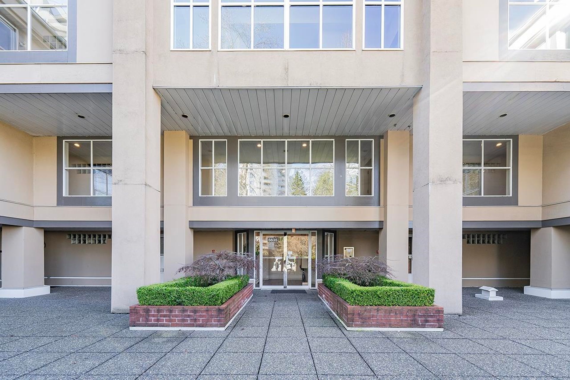 306 - 5635 Patterson Avenue, Central Park BS, Burnaby South photo number 1 306 - 5635 Patterson Avenue, Central Park BS, Burnaby South photo number 1