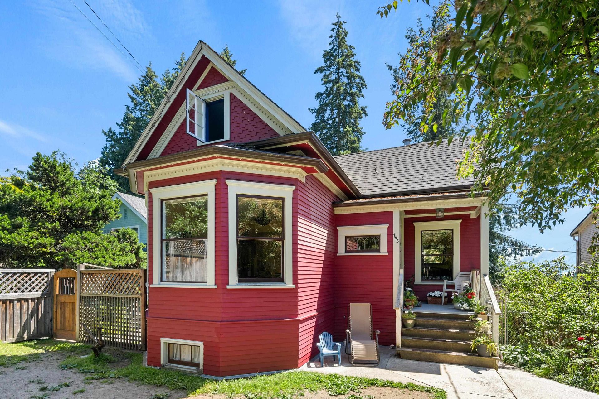 145 E Kings Road, Upper Lonsdale, North Vancouver photo number 1 145 E Kings Road, Upper Lonsdale, North Vancouver photo number 1