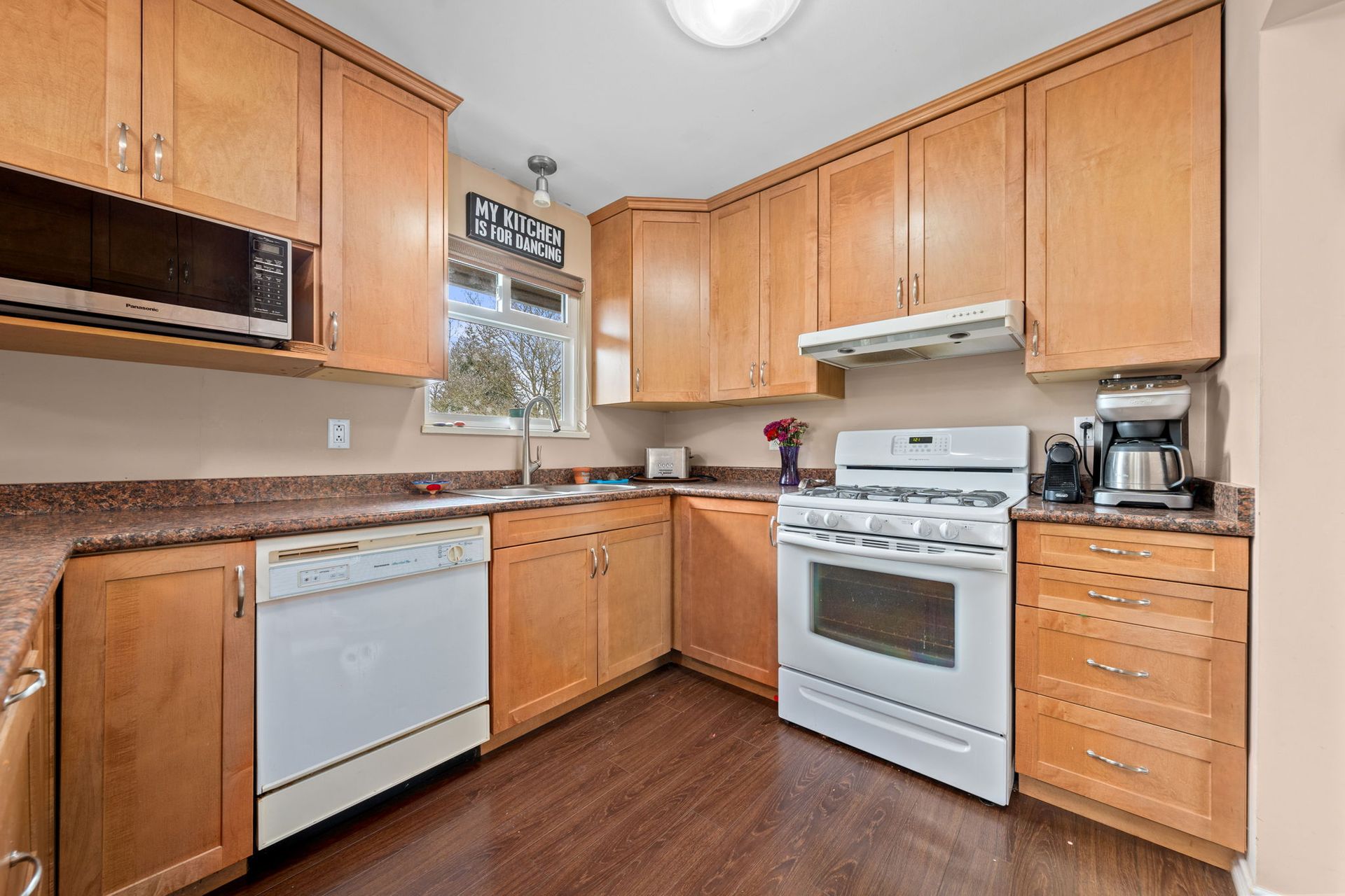 44-web-or-mls-11-print-_a731160 at 1600 Cornell Avenue, Central Coquitlam, Coquitlam 44-web-or-mls-11-print-_a731160 at 1600 Cornell Avenue, Central Coquitlam, Coquitlam