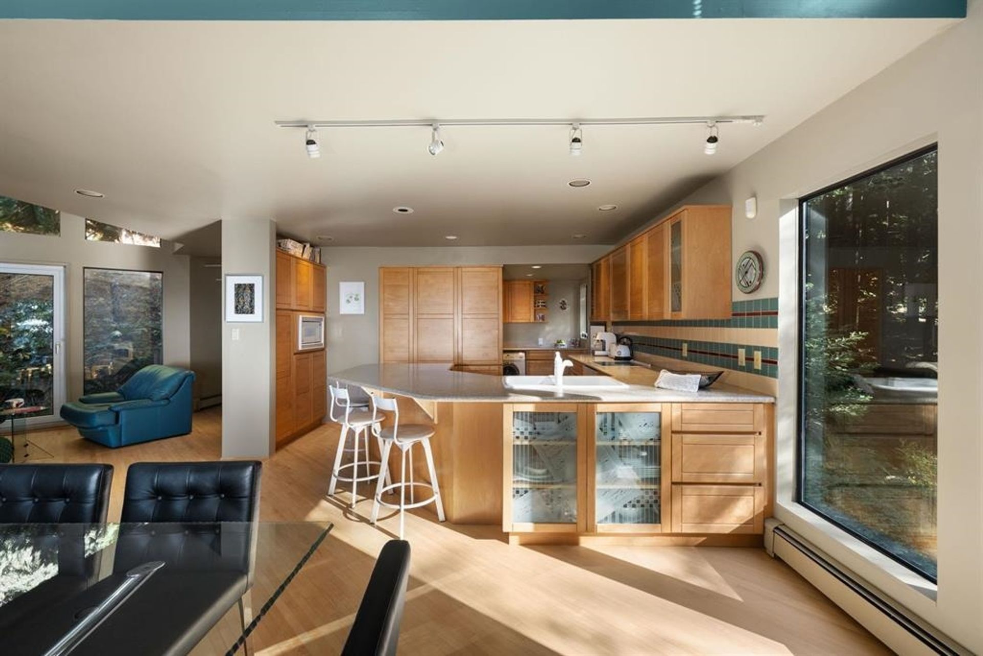 225-mountain-drive-lions-bay-west-vancouver-21 at 225 Mountain Drive, Lions Bay, West Vancouver 225-mountain-drive-lions-bay-west-vancouver-21 at 225 Mountain Drive, Lions Bay, West Vancouver