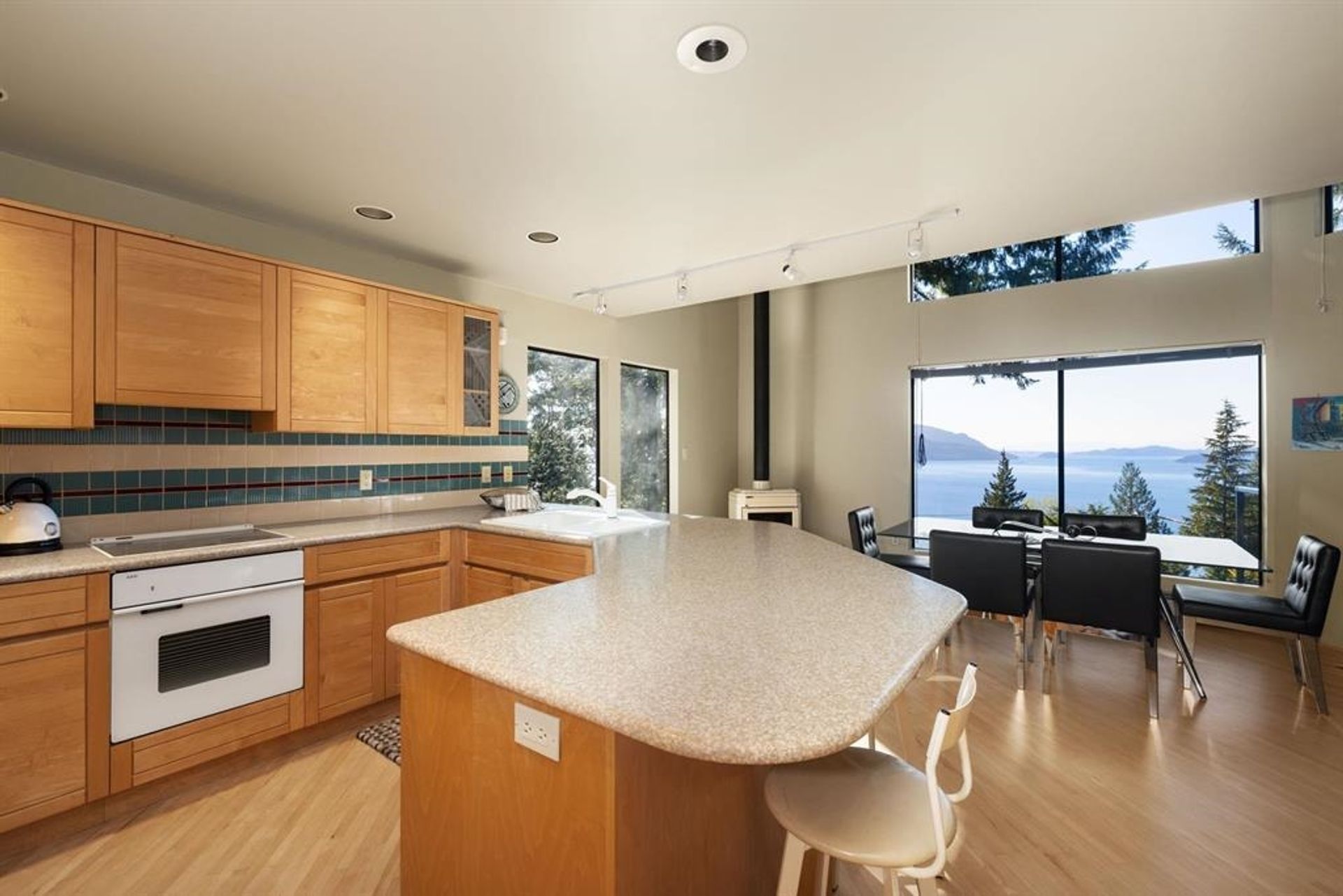 225-mountain-drive-lions-bay-west-vancouver-22 at 225 Mountain Drive, Lions Bay, West Vancouver 225-mountain-drive-lions-bay-west-vancouver-22 at 225 Mountain Drive, Lions Bay, West Vancouver