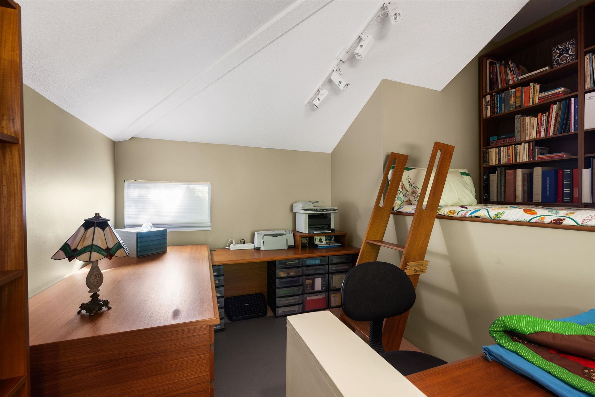 225-mountain-drive-lions-bay-west-vancouver-34 at 225 Mountain Drive, Lions Bay, West Vancouver 225-mountain-drive-lions-bay-west-vancouver-34 at 225 Mountain Drive, Lions Bay, West Vancouver