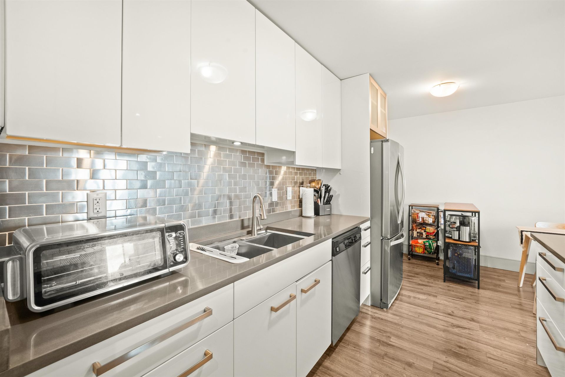 327-w-2nd-street-lower-lonsdale-north-vancouver-13 at 301 - 327 W 2nd Street, Lower Lonsdale, North Vancouver 327-w-2nd-street-lower-lonsdale-north-vancouver-13 at 301 - 327 W 2nd Street, Lower Lonsdale, North Vancouver