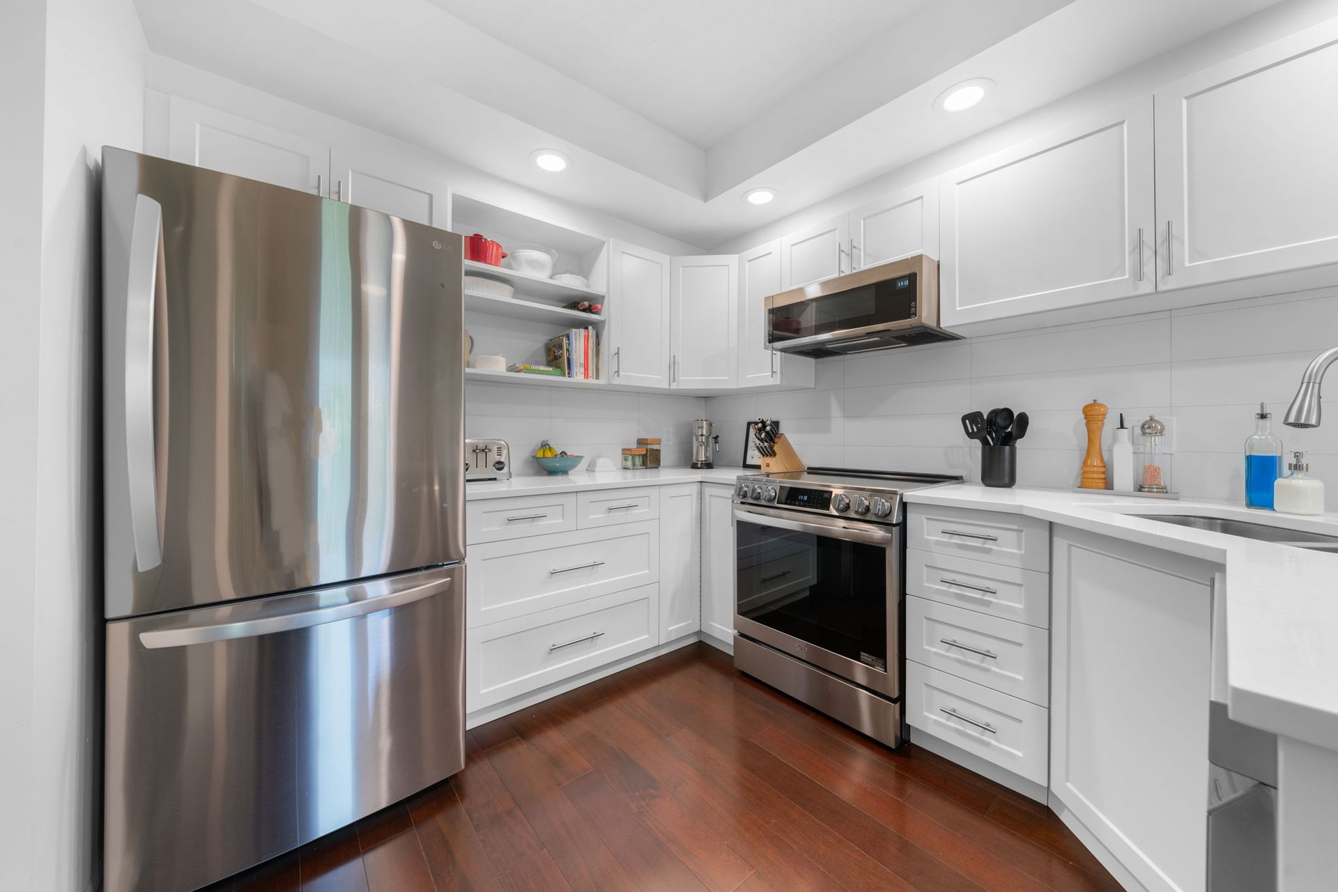 12-web-or-mls-_a739311 at 204 - 3151 Woodbine Drive, Edgemont, North Vancouver 12-web-or-mls-_a739311 at 204 - 3151 Woodbine Drive, Edgemont, North Vancouver