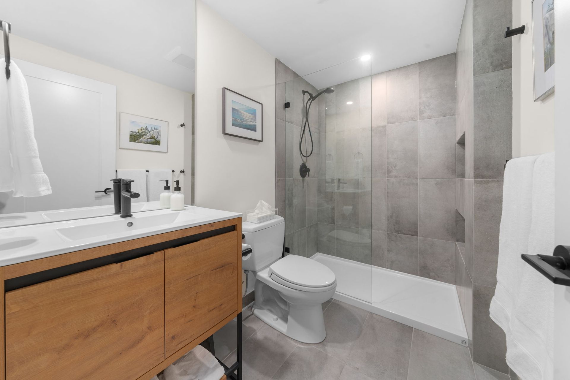 26-web-or-mls-_a739280 at 204 - 3151 Woodbine Drive, Edgemont, North Vancouver 26-web-or-mls-_a739280 at 204 - 3151 Woodbine Drive, Edgemont, North Vancouver