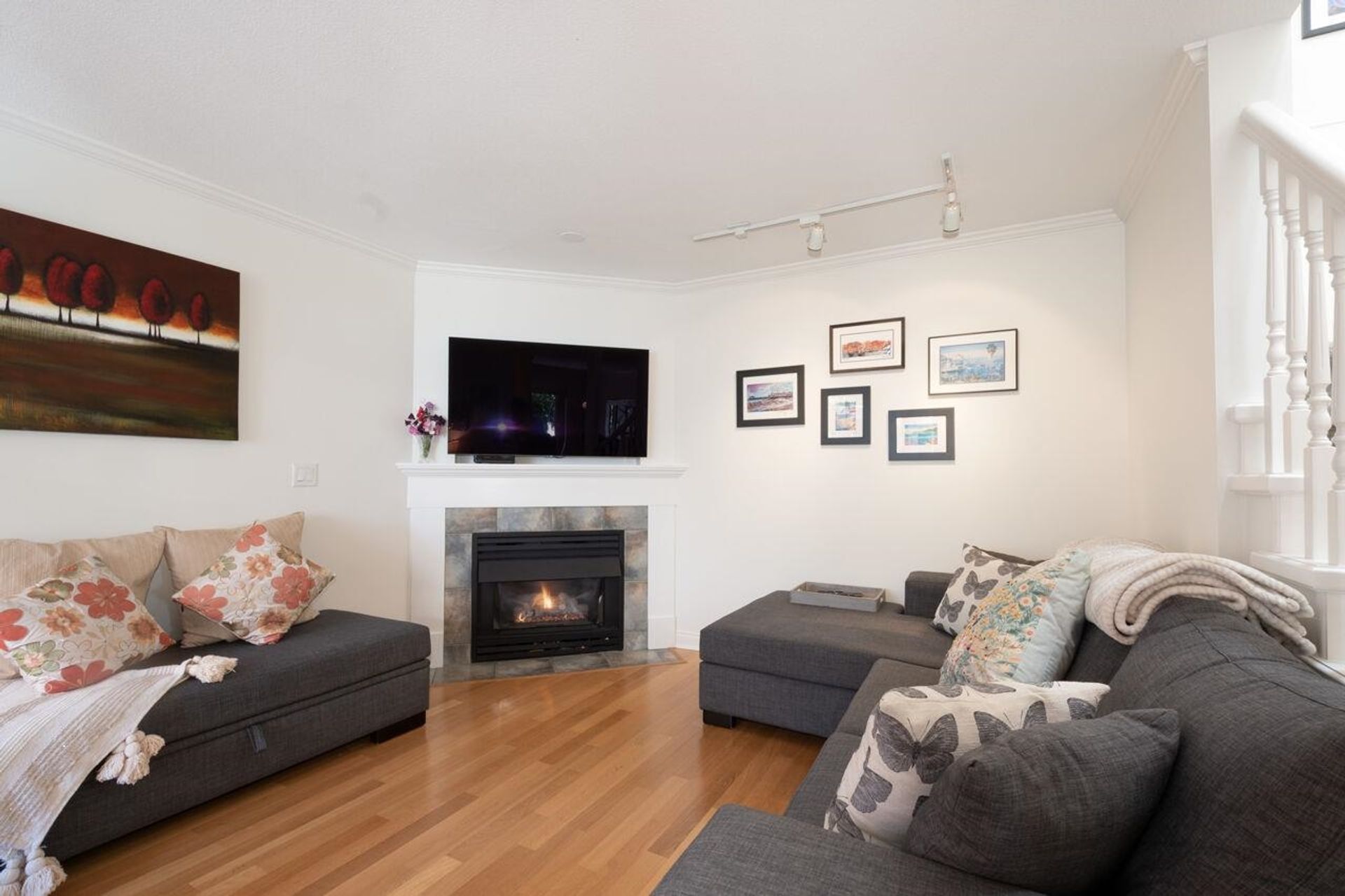 222-e-5th-street-lower-lonsdale-north-vancouver-17 at 5 - 222 E 5th Street, Lower Lonsdale, North Vancouver 222-e-5th-street-lower-lonsdale-north-vancouver-17 at 5 - 222 E 5th Street, Lower Lonsdale, North Vancouver