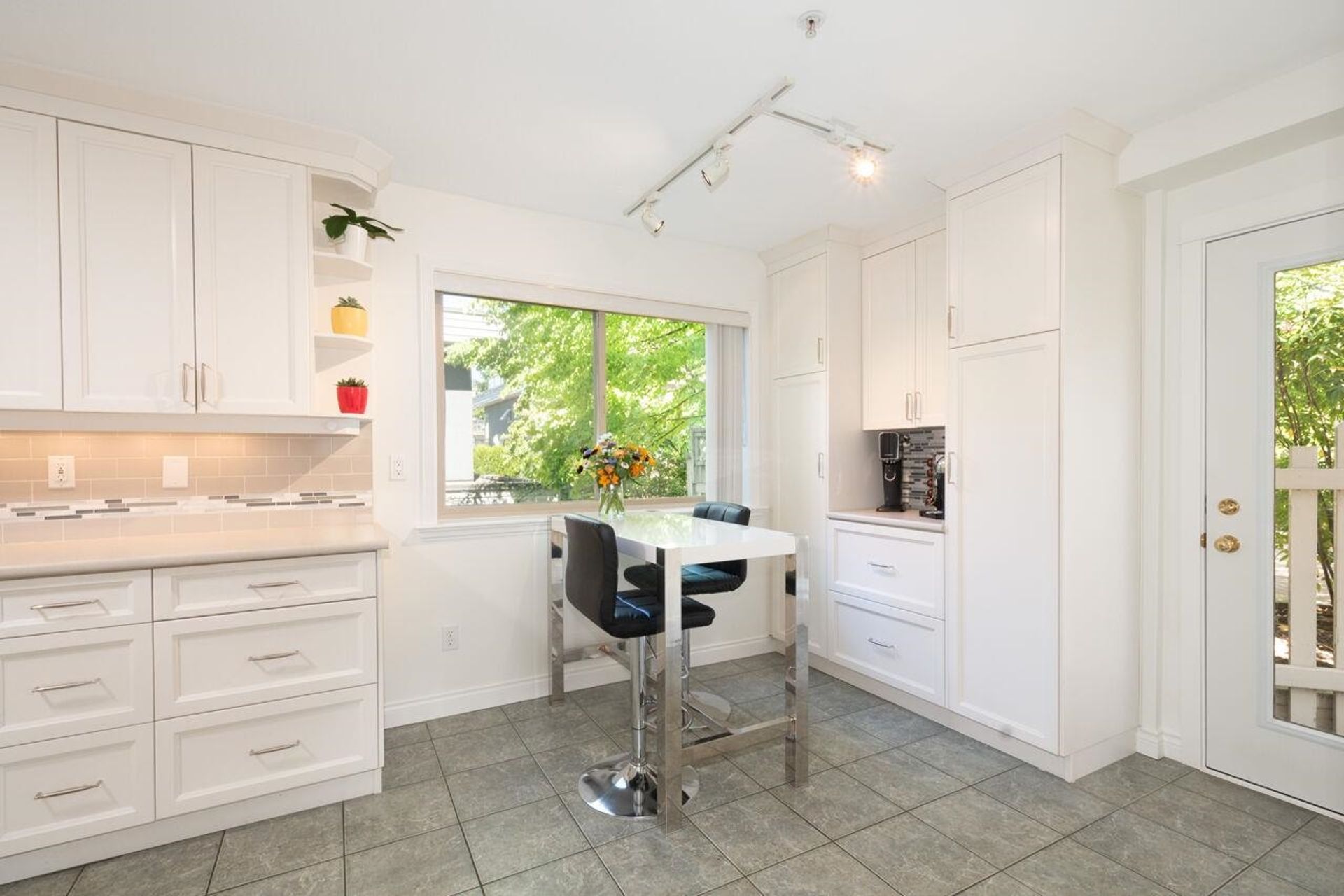 222-e-5th-street-lower-lonsdale-north-vancouver-26 at 5 - 222 E 5th Street, Lower Lonsdale, North Vancouver 222-e-5th-street-lower-lonsdale-north-vancouver-26 at 5 - 222 E 5th Street, Lower Lonsdale, North Vancouver