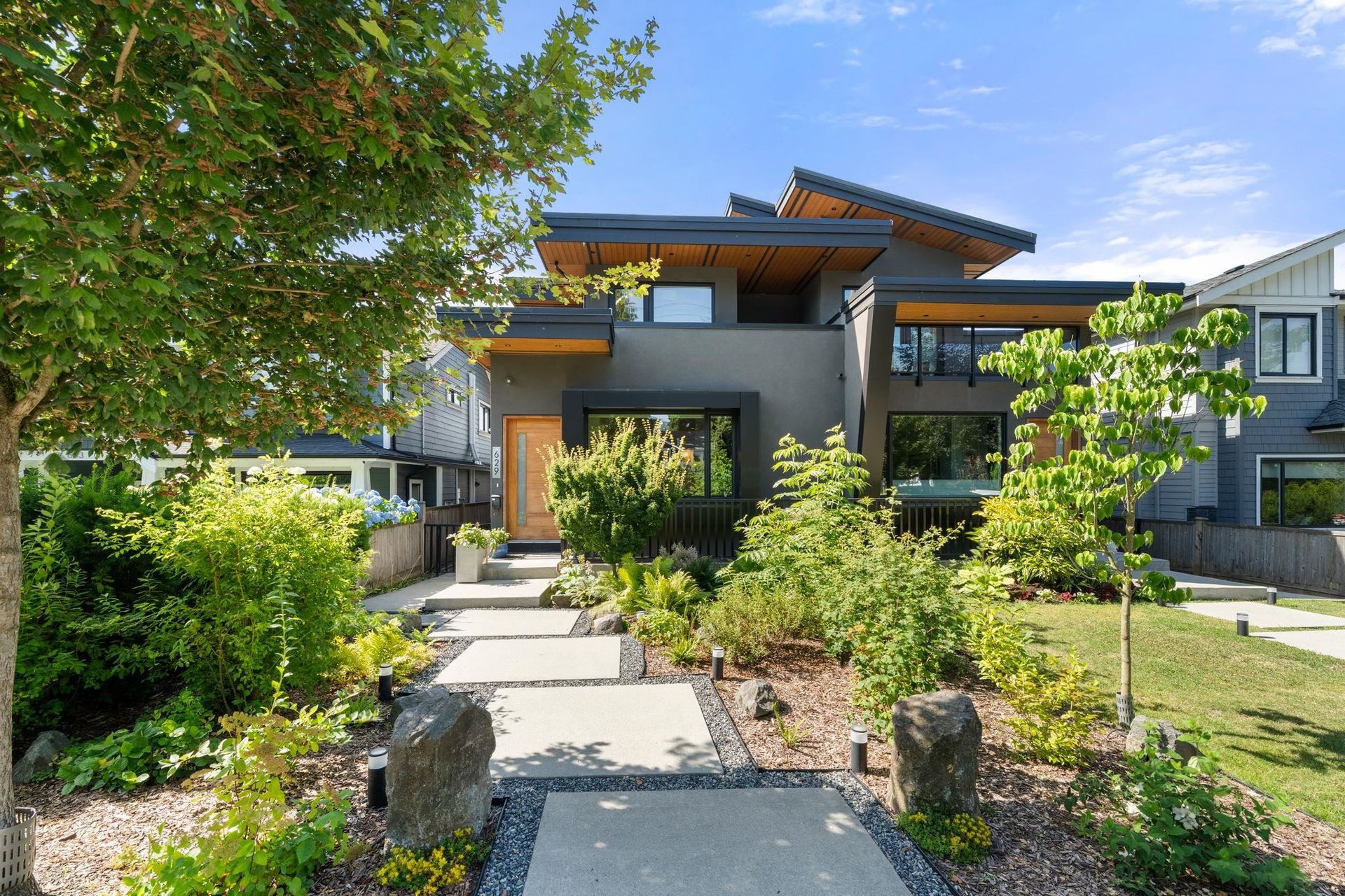 629-e-4th-street-queensbury-north-vancouver-02 at 629 E 4th Street, Queensbury, North Vancouver 629-e-4th-street-queensbury-north-vancouver-02 at 629 E 4th Street, Queensbury, North Vancouver