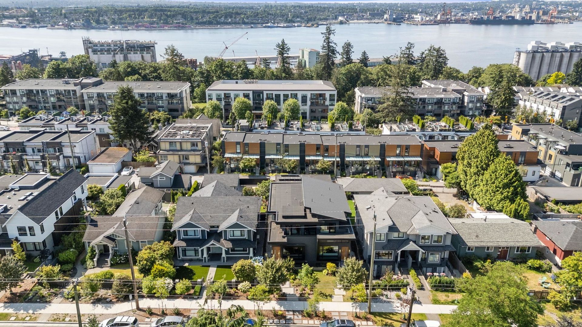 629-e-4th-street-queensbury-north-vancouver-40 at 629 E 4th Street, Queensbury, North Vancouver 629-e-4th-street-queensbury-north-vancouver-40 at 629 E 4th Street, Queensbury, North Vancouver