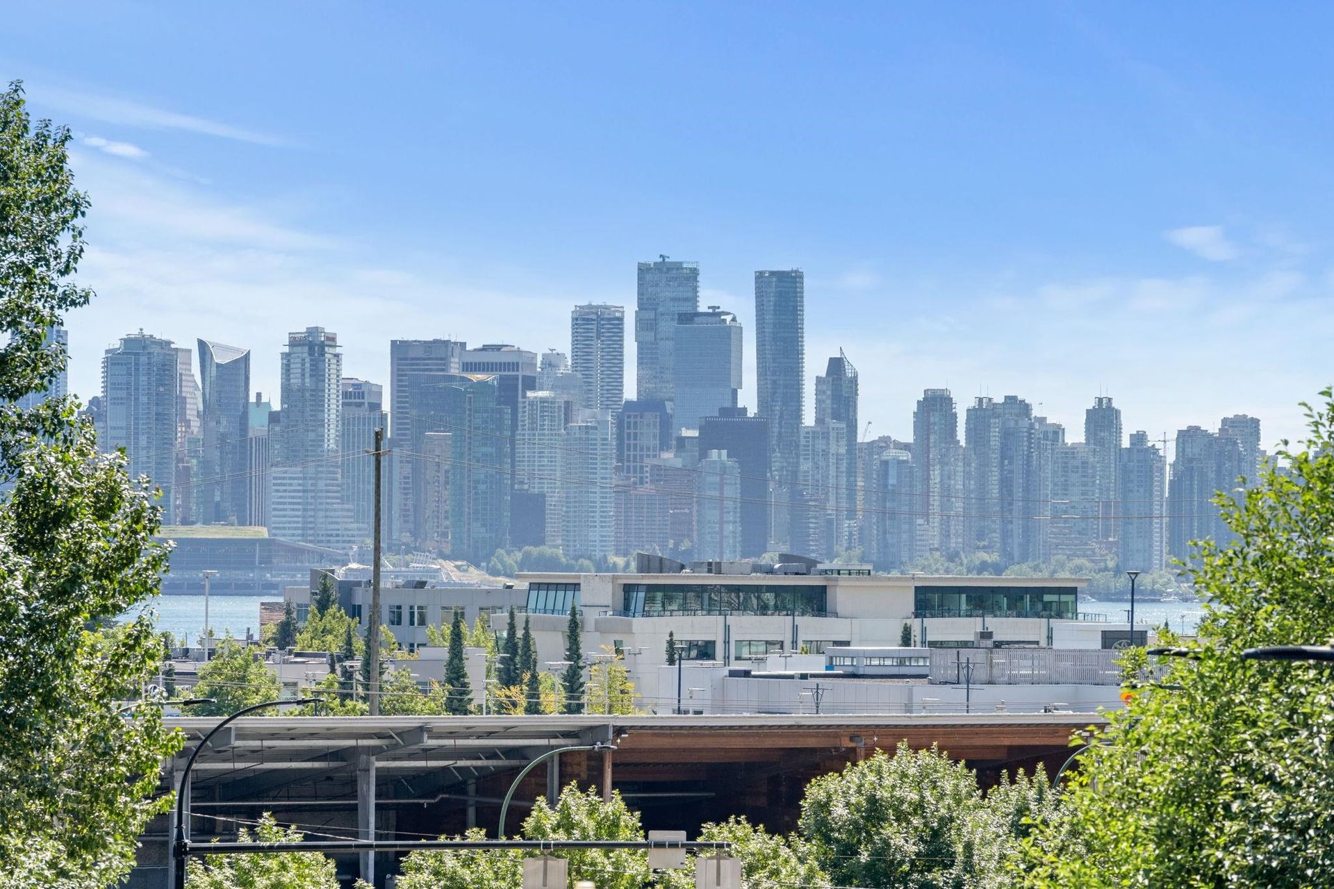 412 - 719 W 3rd Street, Harbourside, North Vancouver photo number 1