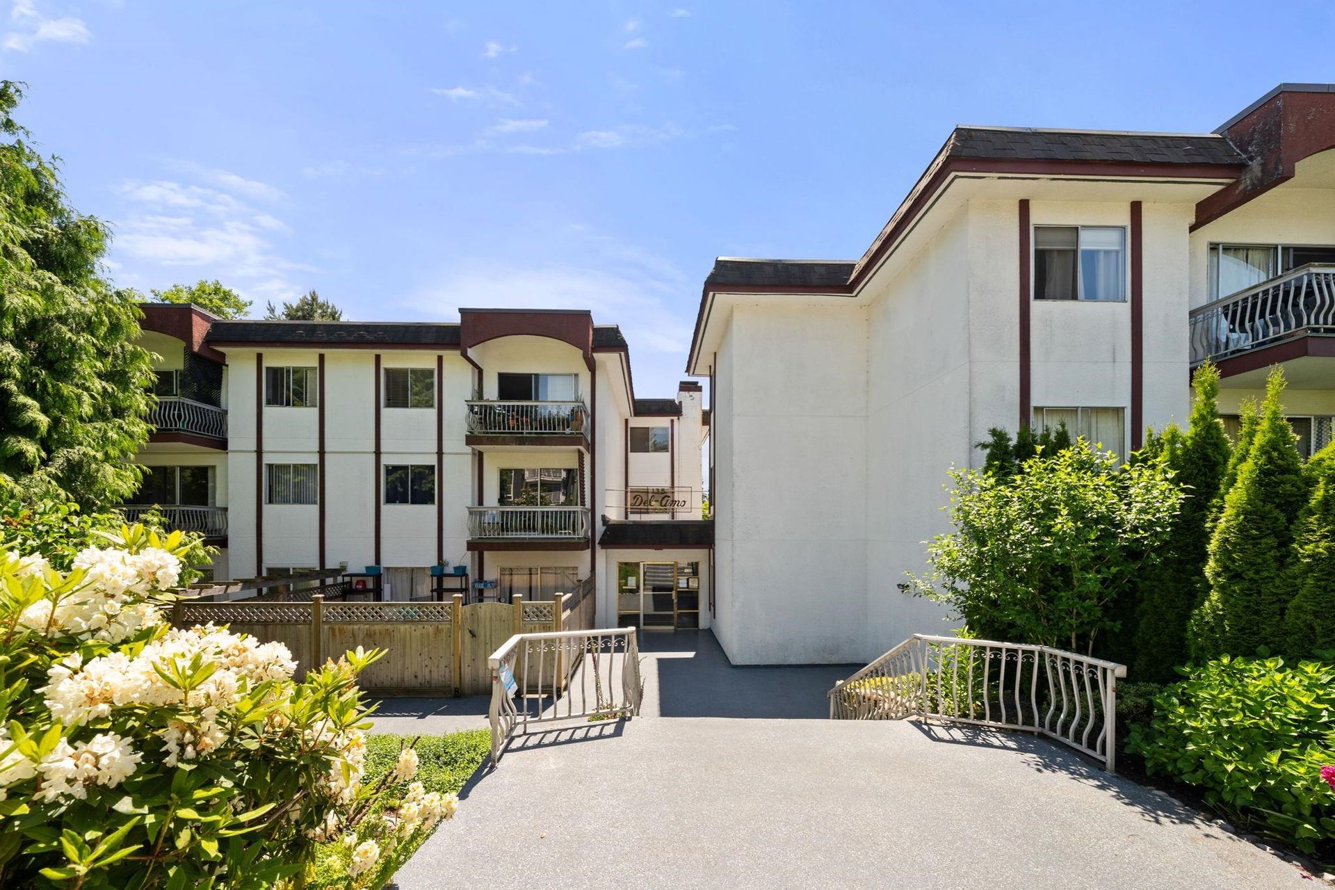 135-w-21st-street-central-lonsdale-north-vancouver-02 at 309 - 135 W 21st Street, Central Lonsdale, North Vancouver 135-w-21st-street-central-lonsdale-north-vancouver-02 at 309 - 135 W 21st Street, Central Lonsdale, North Vancouver