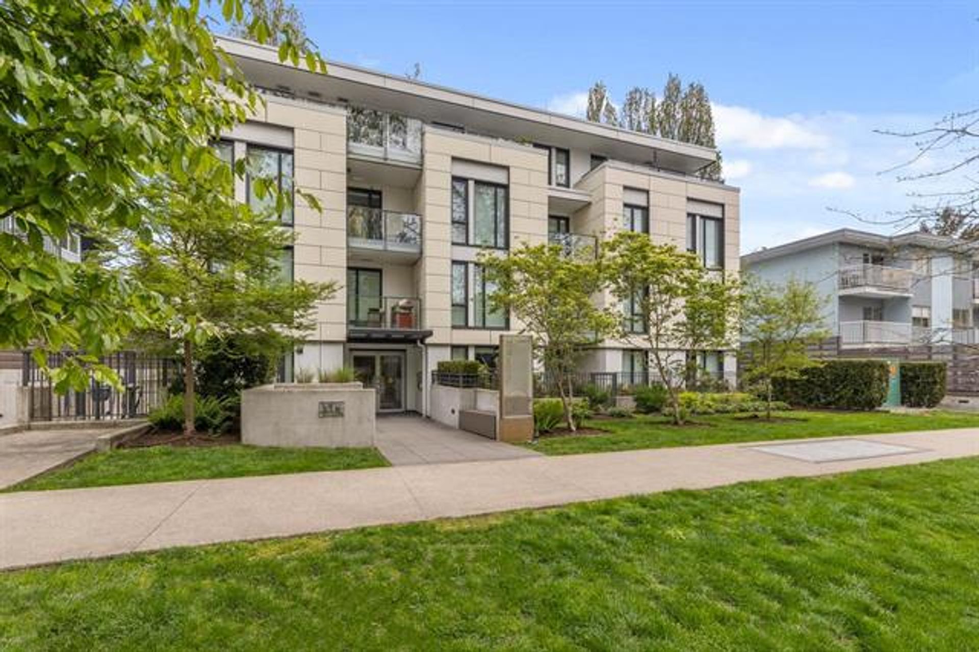 402 - 2239 W 7th Avenue, Kitsilano, Vancouver West photo number 1