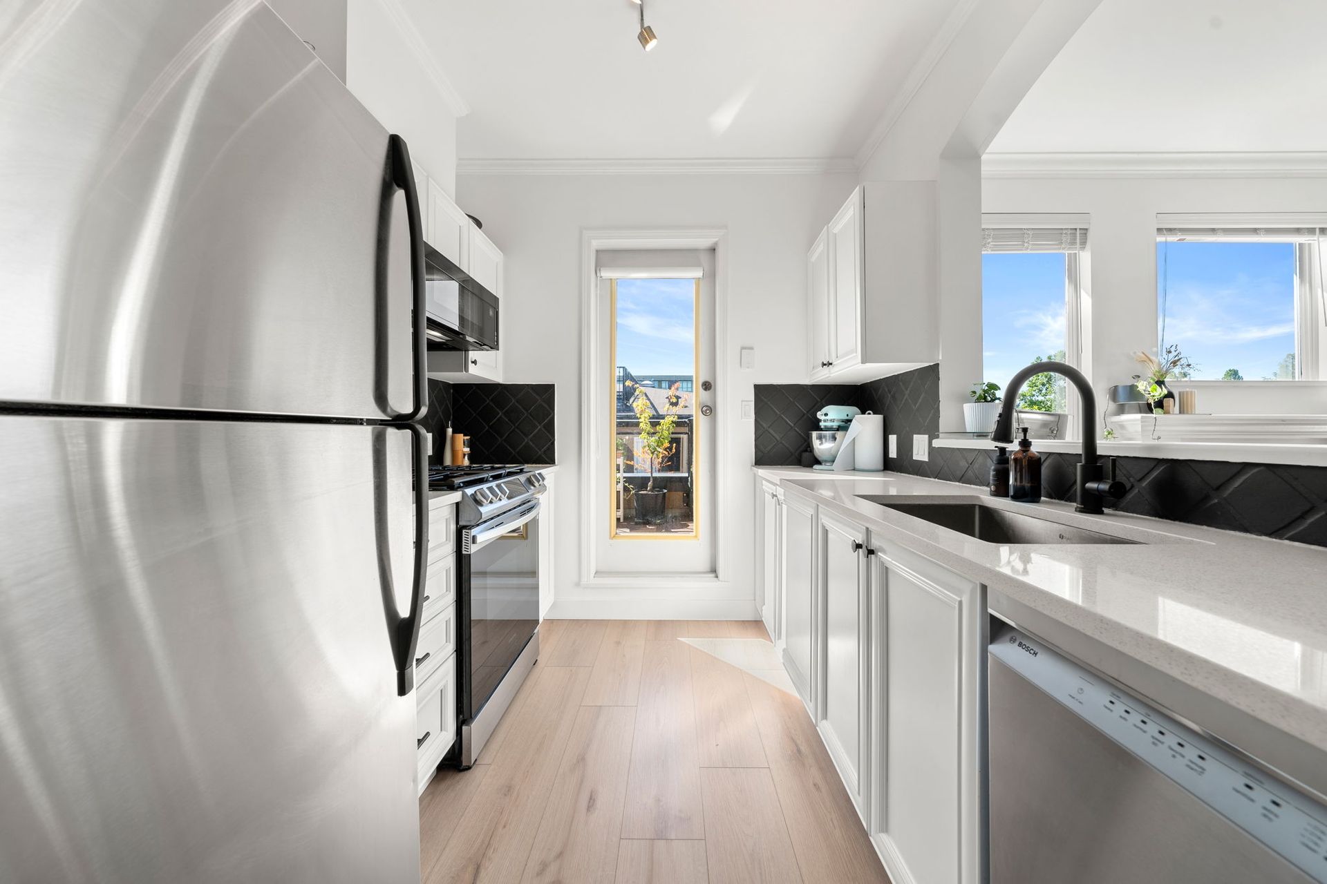 16-web-or-mls-_a734215 at 400 - 2175 Salal Drive, Kitsilano, Vancouver West 16-web-or-mls-_a734215 at 400 - 2175 Salal Drive, Kitsilano, Vancouver West