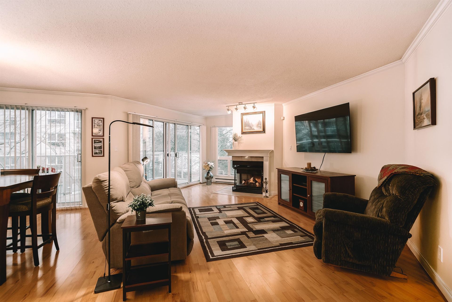 301 - 1230 Quayside Drive, Quay, New Westminster photo number 1