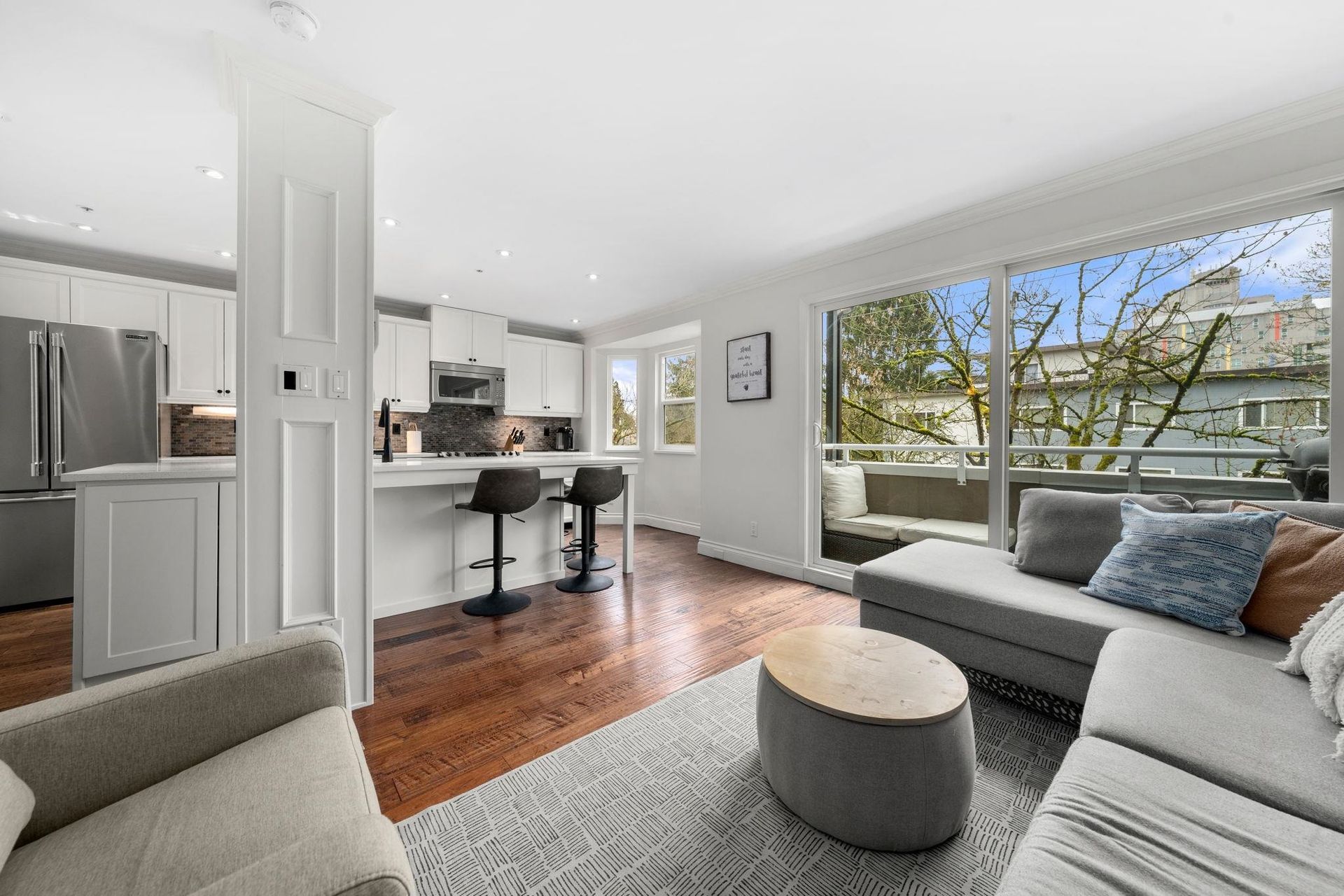 202 - 1106 W 11th Avenue, Fairview VW, Vancouver West photo number 1