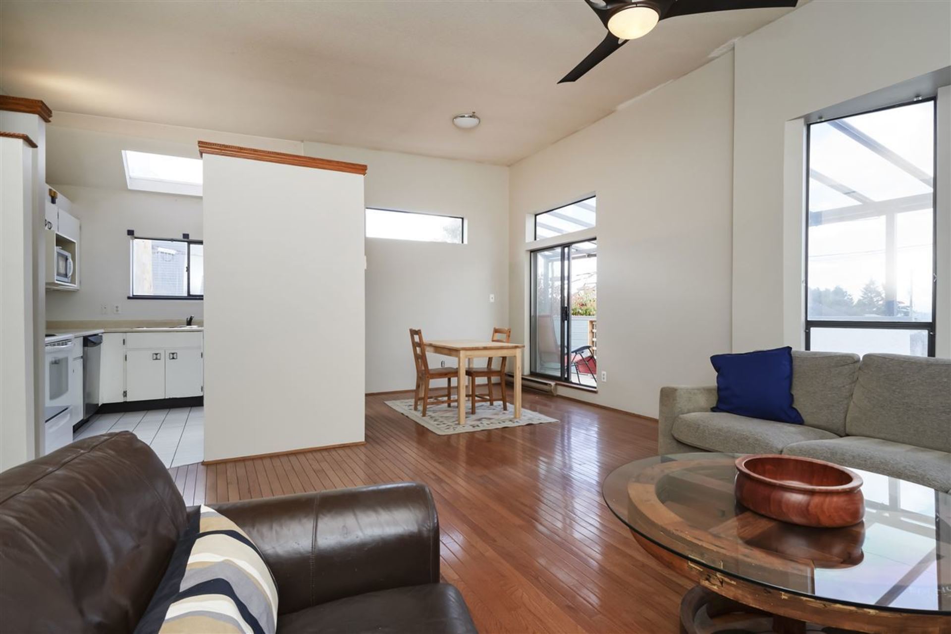 249 W 17th Street, Central Lonsdale, North Vancouver photo number 1 249 W 17th Street, Central Lonsdale, North Vancouver photo number 1