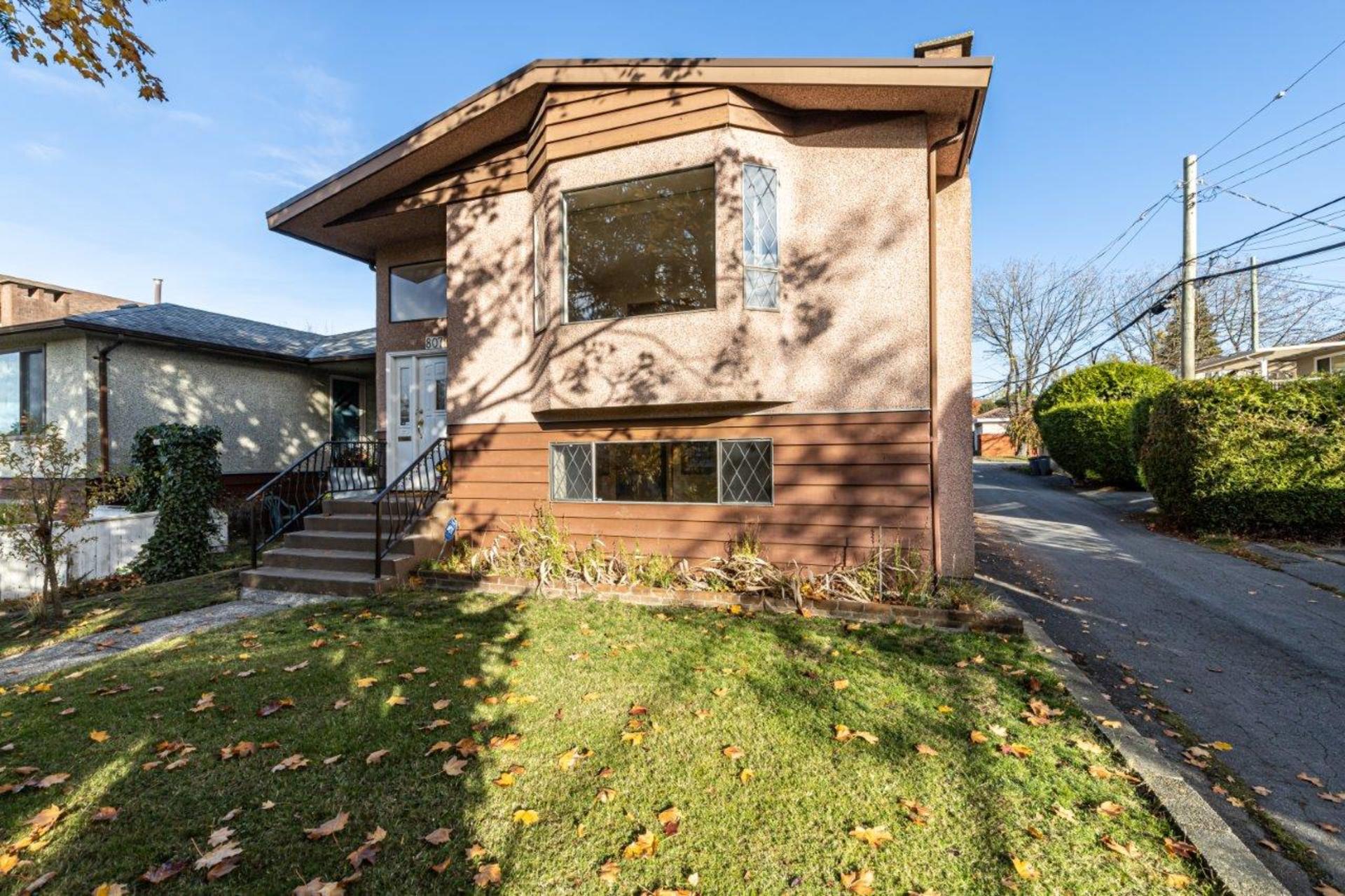 807 West 61st Avenue, Marpole, Vancouver West photo number 1 807 West 61st Avenue, Marpole, Vancouver West photo number 1