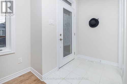 764-vennecy-terrace-chapel-hill-south-ottawa-06 at 764 Vennecy Terrace, Chapel Hill South, Ottawa