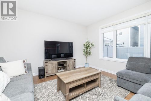 764-vennecy-terrace-chapel-hill-south-ottawa-16 at 764 Vennecy Terrace, Chapel Hill South, Ottawa