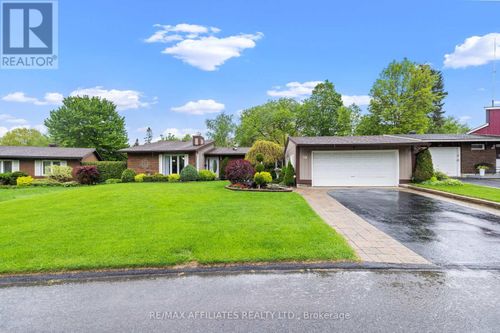 13-amundsen-crescent-kanata-ottawa-01 at 13 Amundsen Crescent, Ottawa