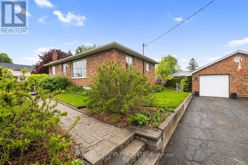 1781-queensdale-avenue-blossom-park-ottawa-03 at 1781 Queensdale Avenue, Blossom Park, Ottawa