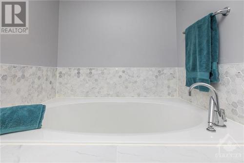 18-central-park-drive-central-park-ottawa-22 at 18 Central Park Drive, Central Park, Ottawa