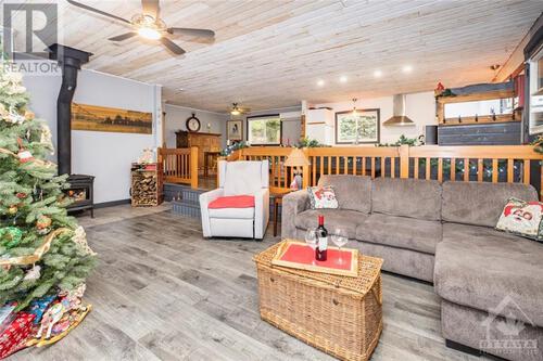 2011-pike-lake-16a-route-pike-lake-perth-07 at 2011 Pike 16a Route Lake, Pike Lake, Perth