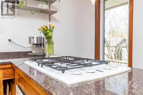 2074-arch-street-elmvale-acres-ottawa-07 at 2074 Arch Street, Elmvale Acres, Ottawa