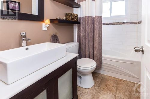 8-parker-avenue-crestview-ottawa-18 at 8 Parker Avenue, Crestview, Ottawa