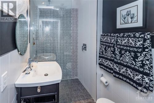 8-parker-avenue-crestview-ottawa-21 at 8 Parker Avenue, Crestview, Ottawa