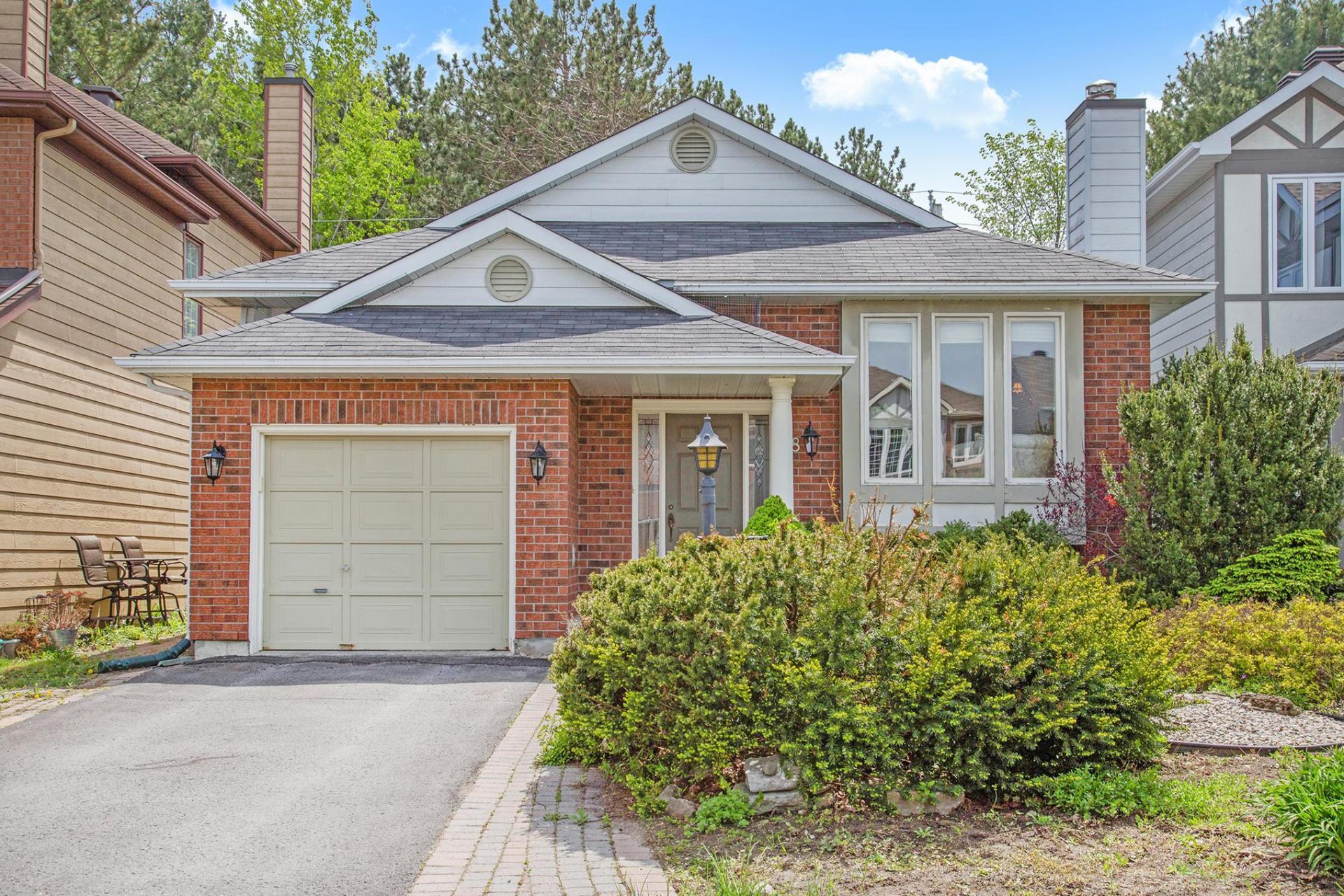 48 Forestview Crescent, Bells Corners, Ottawa 48 Forestview Crescent, Bells Corners, Ottawa